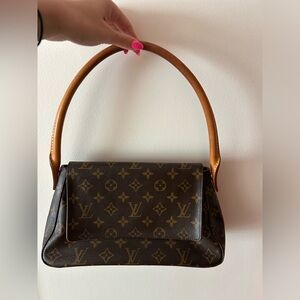 Louis Vuitton Looping leather handbag
